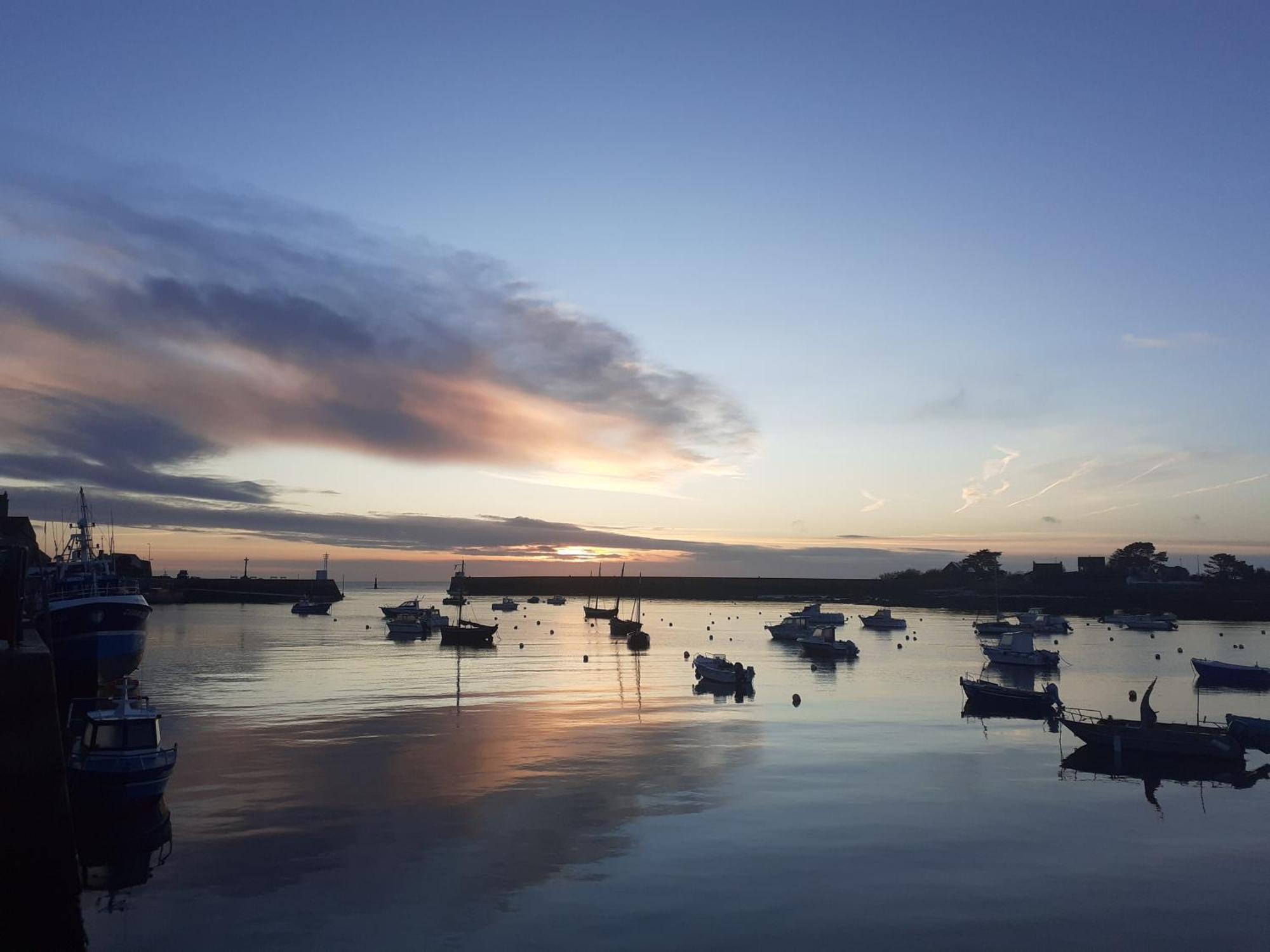 Le Mora Hotes Bed & Breakfast Barfleur Exterior photo