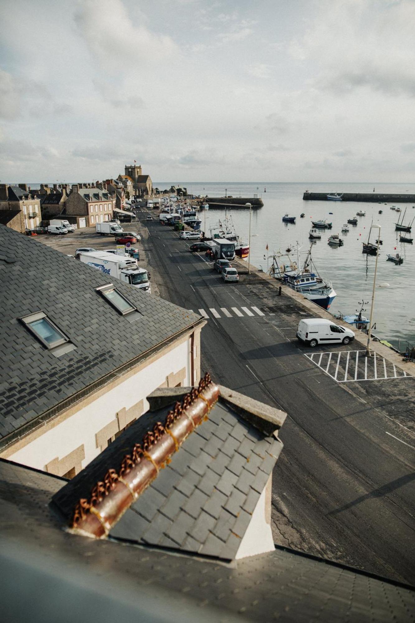 Le Mora Hotes Bed & Breakfast Barfleur Exterior photo